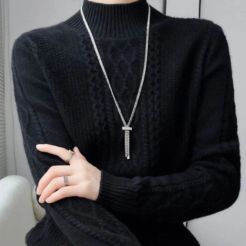 Women’s Elegant Cable-Knit Wool Turtleneck